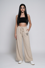 Lade das Bild in den Galerie-Viewer, HOSE `Paris Milano´, beige
