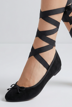 Lade das Bild in den Galerie-Viewer, BALLERINA `Wrapped´, schwarz
