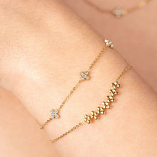 Lade das Bild in den Galerie-Viewer, ARMBAND `Sweet Flowers´, gold
