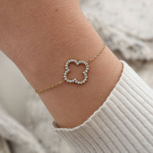 Lade das Bild in den Galerie-Viewer, ARMBAND `Lucky Flower´, gold
