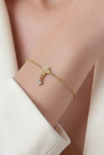 Lade das Bild in den Galerie-Viewer, ARMBAND `Flower &amp; Diamond´, gold
