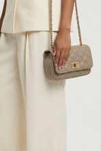 Lade das Bild in den Galerie-Viewer, TASCHE `Parisian Chic´, chocolate
