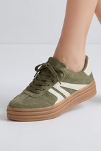Lade das Bild in den Galerie-Viewer, SNEAKER `Sporty´, khaki
