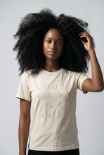 Lade das Bild in den Galerie-Viewer, T-SHIRT `Fashion Icons´, beige
