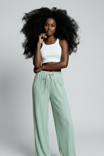 Lade das Bild in den Galerie-Viewer, HOSE Plissee Culotte, salbei
