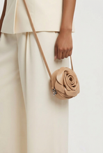 Lade das Bild in den Galerie-Viewer, TASCHE Minibag `Coco´, caramel

