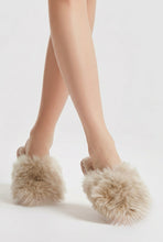Lade das Bild in den Galerie-Viewer, HAUSSCHUHE `Fluffy´, beige
