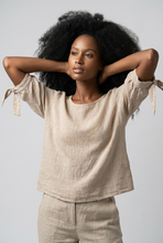 Lade das Bild in den Galerie-Viewer, BLUSE `Linen Bows´, taupe
