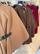 Lade das Bild in den Galerie-Viewer, PONCHO `Elegant´, burgundy
