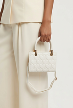Lade das Bild in den Galerie-Viewer, TASCHE `Sweetheart´, crème
