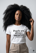 Lade das Bild in den Galerie-Viewer, T-SHIRT `Pearls´, weiß
