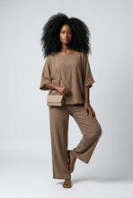 Lade das Bild in den Galerie-Viewer, TOP `Daily Basic´ (Minibag), chocolate
