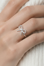 Lade das Bild in den Galerie-Viewer, RING Bow, silber
