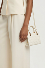 Lade das Bild in den Galerie-Viewer, TASCHE `Sweetheart´, crème

