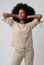 Lade das Bild in den Galerie-Viewer, BLUSE `Linen Bows´, taupe
