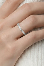 Lade das Bild in den Galerie-Viewer, RING Stripes, silber
