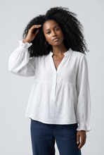 Lade das Bild in den Galerie-Viewer, BLUSE `Sweet Daily Basic´, weiß
