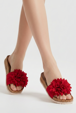 Lade das Bild in den Galerie-Viewer, PANTOLETTE `Flower´, rot

