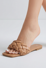 Lade das Bild in den Galerie-Viewer, PANTOLETTE `Flat´, caramel
