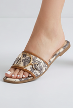 Lade das Bild in den Galerie-Viewer, PANTOLETTE `Iconic´, chocolate
