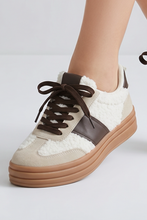 Lade das Bild in den Galerie-Viewer, SNEAKER `Cozy´, mokka
