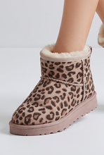 Lade das Bild in den Galerie-Viewer, BOOTS `Leolove´, Leo
