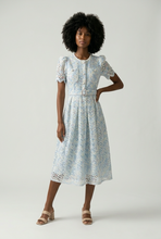 Lade das Bild in den Galerie-Viewer, KLEID `Dreamy´ (Midi), baby blue
