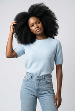 Lade das Bild in den Galerie-Viewer, PULLOVER `Smooth´ (Halbarm/Alpaka), baby blue
