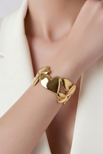 Lade das Bild in den Galerie-Viewer, ARMREIF Hearts, gold
