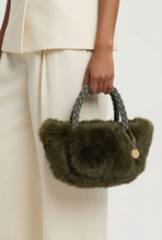 Lade das Bild in den Galerie-Viewer, TASCHE `Soft´, khaki
