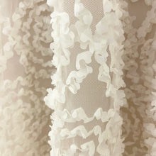 Lade das Bild in den Galerie-Viewer, TÜLLROCK `Flowerbomb´, crème
