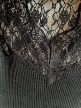 Lade das Bild in den Galerie-Viewer, TOP `Elegant Lace´ (ärmellos), schwarz
