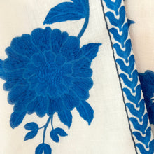 Lade das Bild in den Galerie-Viewer, WESTE `Finest Boho´, crème-blau
