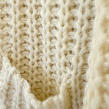 Lade das Bild in den Galerie-Viewer, CARDIGAN `Cozy Knit Piece´, crème
