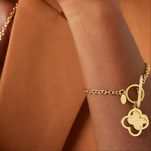 Lade das Bild in den Galerie-Viewer, ARMBAND `Lucky Charm´, gold
