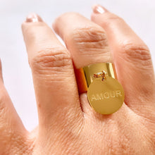 Lade das Bild in den Galerie-Viewer, RING Plate with Amour, gold
