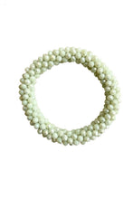 Lade das Bild in den Galerie-Viewer, ARMBAND `Million Pearls´ (elast.), salbei
