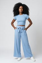 Lade das Bild in den Galerie-Viewer, HOSE `Fashionista´ (Wide Leg), baby blue
