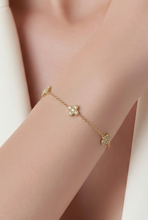 Lade das Bild in den Galerie-Viewer, ARMBAND `Sweet Flowers´, gold
