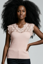 Lade das Bild in den Galerie-Viewer, TOP `Elegant Lace´ (ärmellos), rosa
