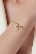 Lade das Bild in den Galerie-Viewer, ARMBAND `Sweet Little Bow´, gold
