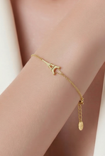 Lade das Bild in den Galerie-Viewer, ARMBAND `Eiffelturm´, gold

