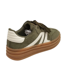 Lade das Bild in den Galerie-Viewer, SNEAKER `Sporty´, khaki
