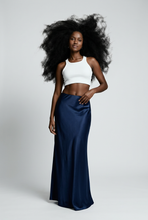 Lade das Bild in den Galerie-Viewer, ROCK Maxi `Silky Waves´, navy blue
