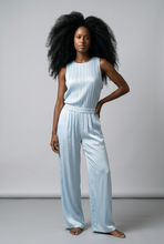 Lade das Bild in den Galerie-Viewer, HOSE Silky &amp; Tender, baby blue
