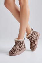 Lade das Bild in den Galerie-Viewer, BOOTS `Leolove´, Leo
