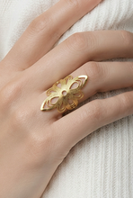 Lade das Bild in den Galerie-Viewer, RING Oriental Flower, gold

