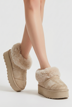 Lade das Bild in den Galerie-Viewer, BOOTS `Comfy &amp; Cozy´, beige
