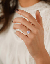 Lade das Bild in den Galerie-Viewer, RING `Audrey´, gold
