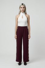 Lade das Bild in den Galerie-Viewer, HOSE `Elegant &amp; Comfy´, burgundy-Leo
